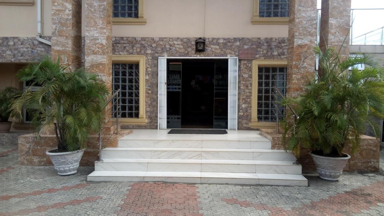 Chamcce Hotel Ajao Lagos Exterior foto
